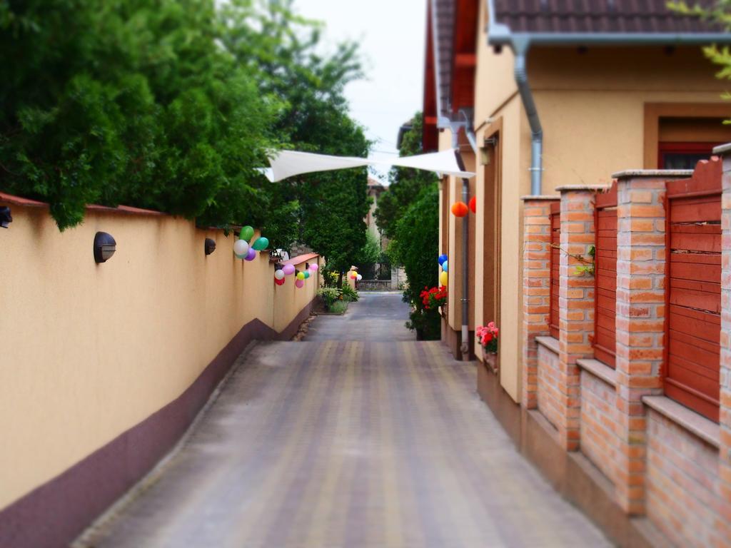 杰尔Szenti Vendeghaz住宿加早餐旅馆 外观 照片
